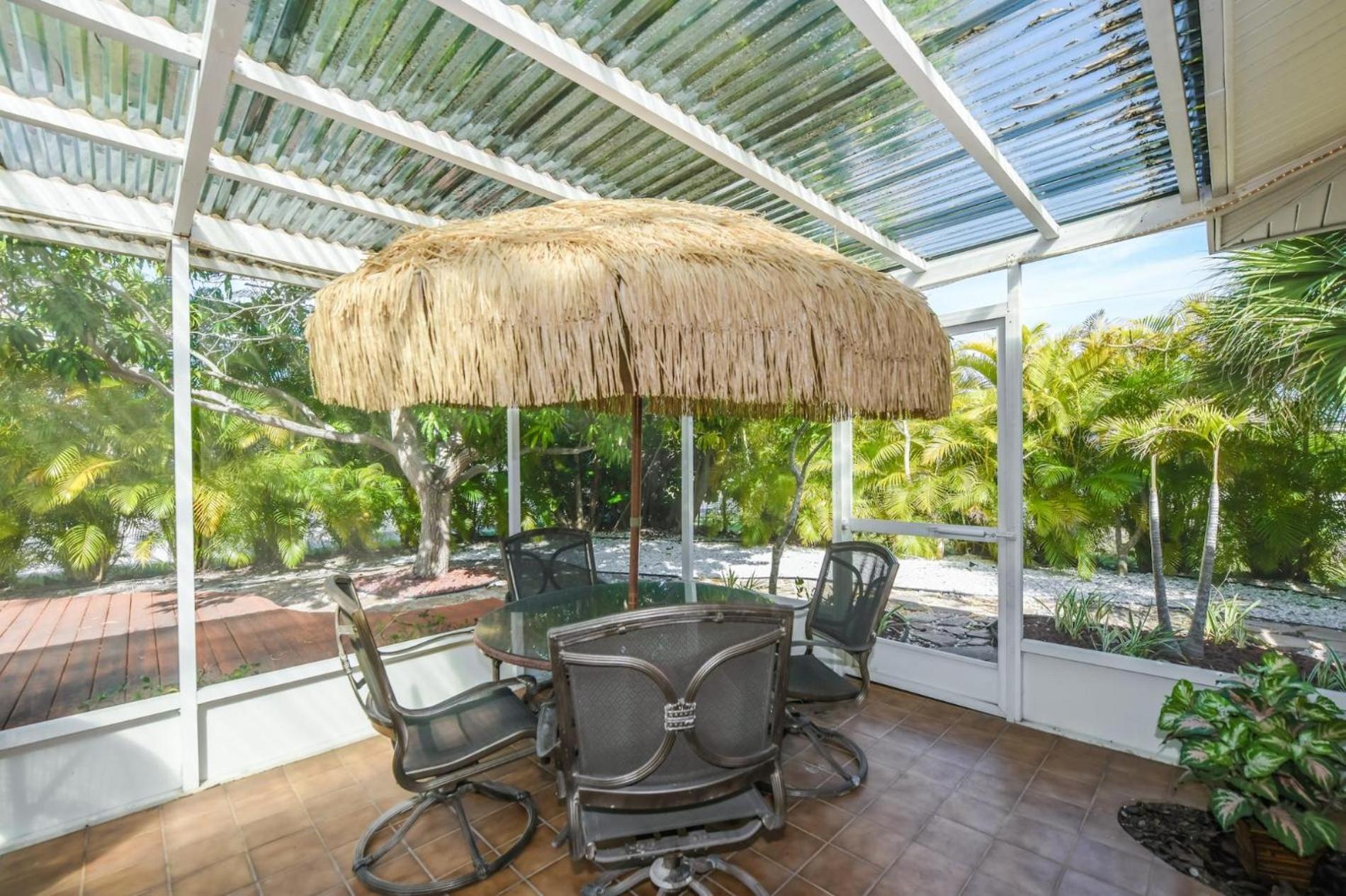 Island Time - Home Wenclosed Lagoon Style Pool Spa Walk To Beach Bikes Холмс-Бич Экстерьер фото